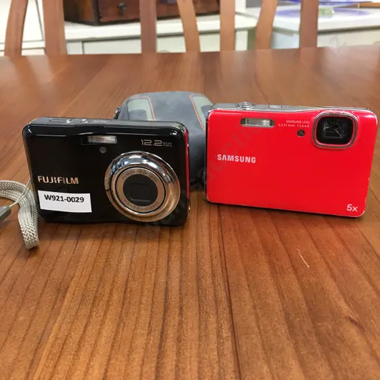Fujifilm Camera 12.2 MP & Grey Case With Samsung Camera